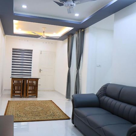 Yelza Hotel And Residence Alwaye Екстер'єр фото