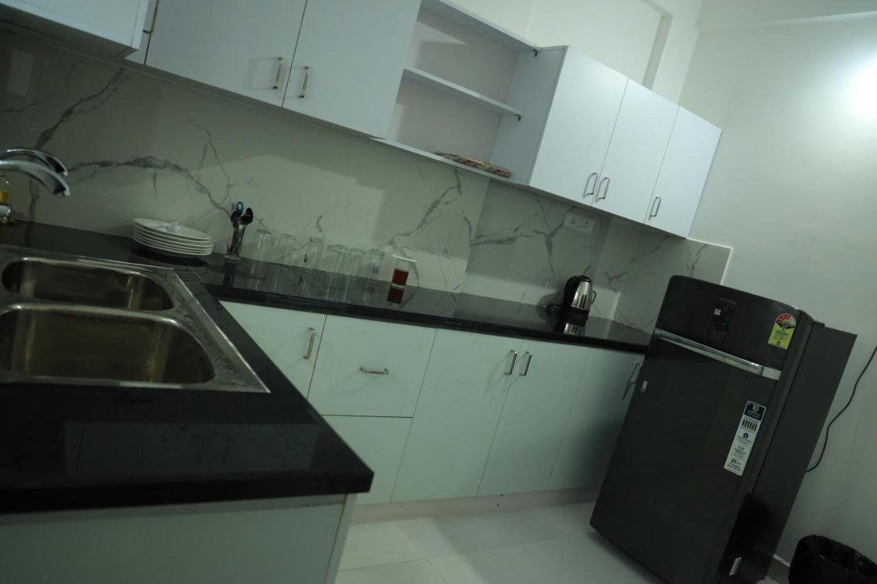 Yelza Hotel And Residence Alwaye Екстер'єр фото