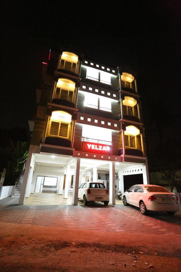 Yelza Hotel And Residence Alwaye Екстер'єр фото