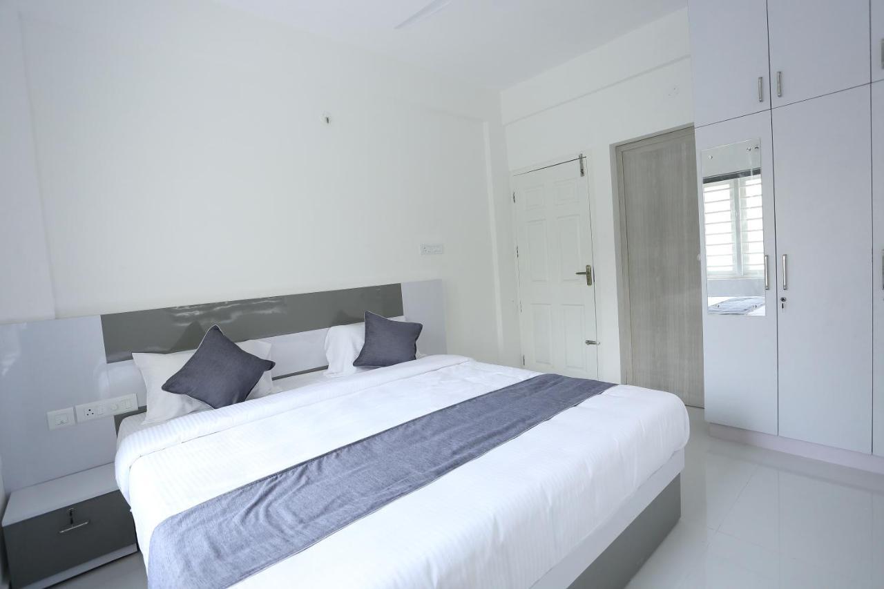 Yelza Hotel And Residence Alwaye Екстер'єр фото