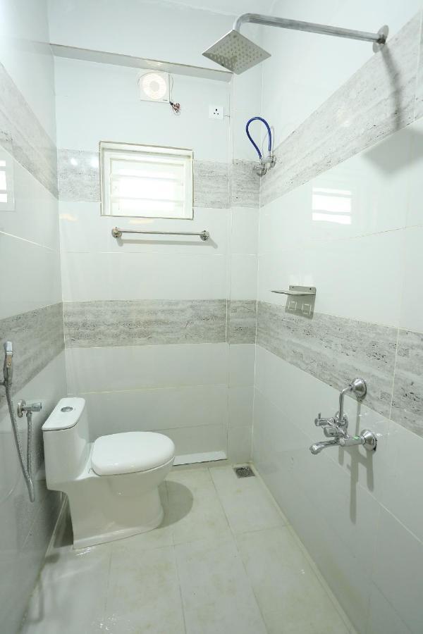 Yelza Hotel And Residence Alwaye Екстер'єр фото