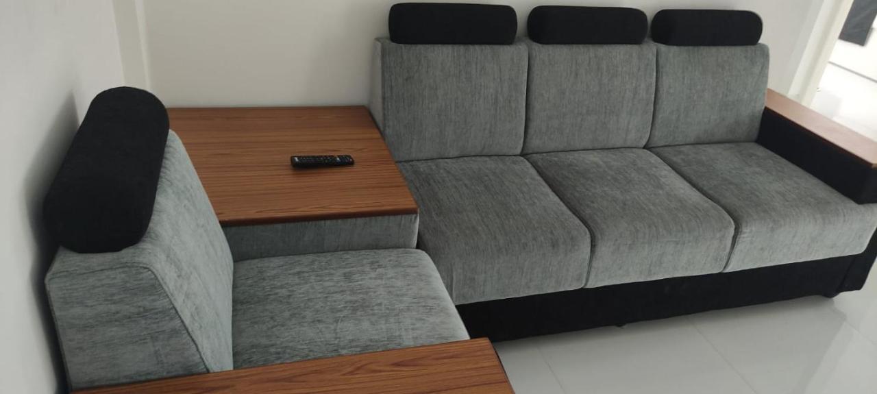 Yelza Hotel And Residence Alwaye Екстер'єр фото